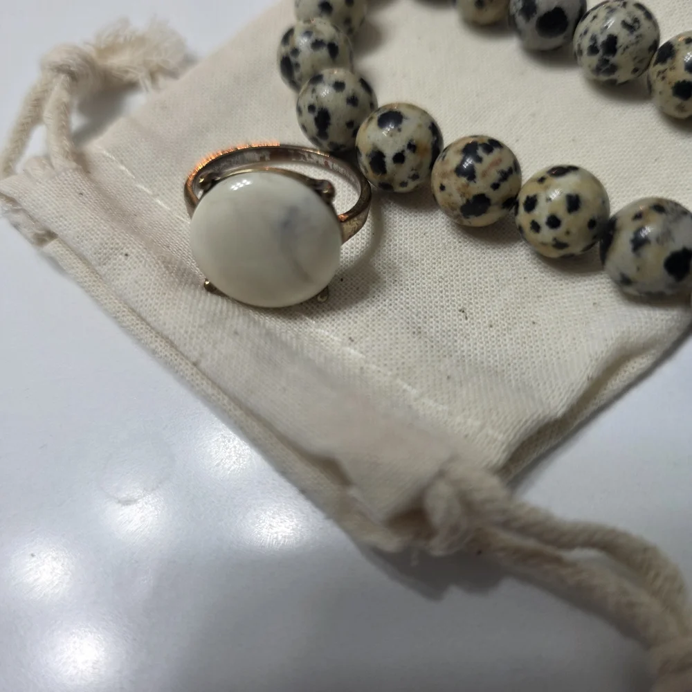 Howlite Ring - Picture 3 of 7